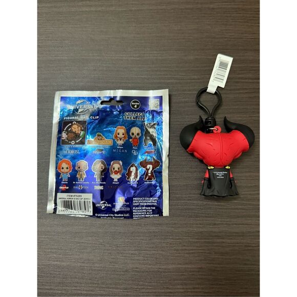 Universal Horror Series 4 Bag Clip Keychain CHASE - Legend (Lord Darkness) - Picture 2 of 2